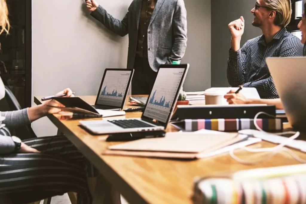 Dedicated Software Team vs. In-House Team: Making the Right Choice for Your Business Dedicated Software Team