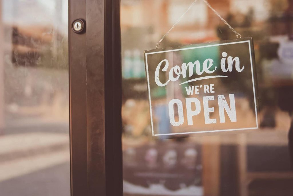 Optimizing Your Business Signage for Maximum Foot Traffic Optimizing Your Business Signage for Maximum Foot Traffic