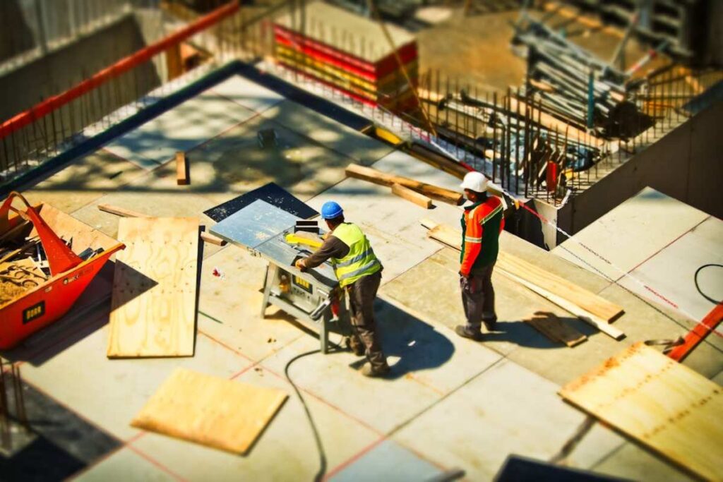 Starting a Construction Business: Building a Foundation of Safety and Professionalism construction business